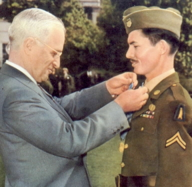 Doss receiving MOH